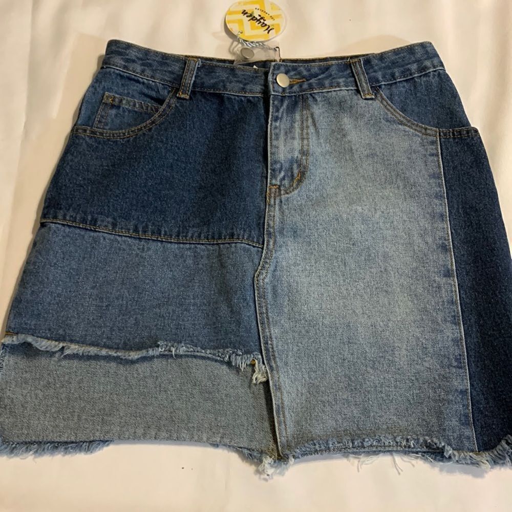 Hayden size medium NWT distressed/patched skirt